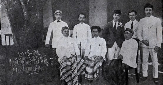 Definisi dan Langkah Penulisan Sejarah PEDOMAN KARYA Definisi dan Langkah Penulisan Sejarah PEDOMAN KARYA