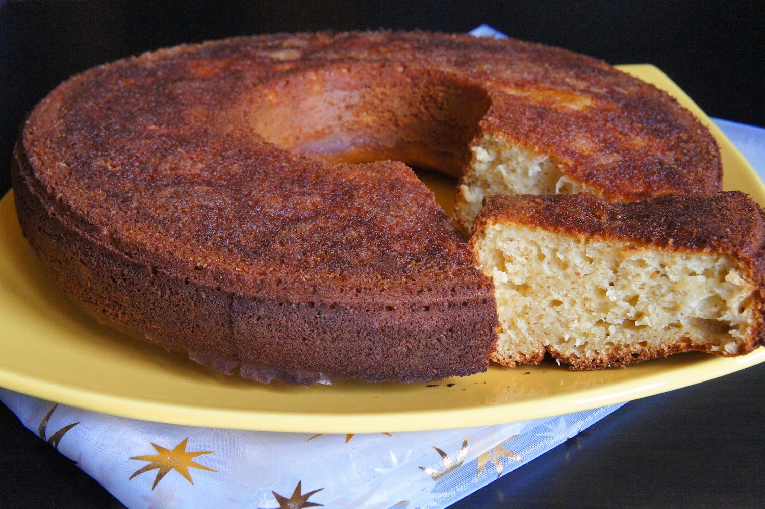 Gâteau à la compote de pommes et d'ananas