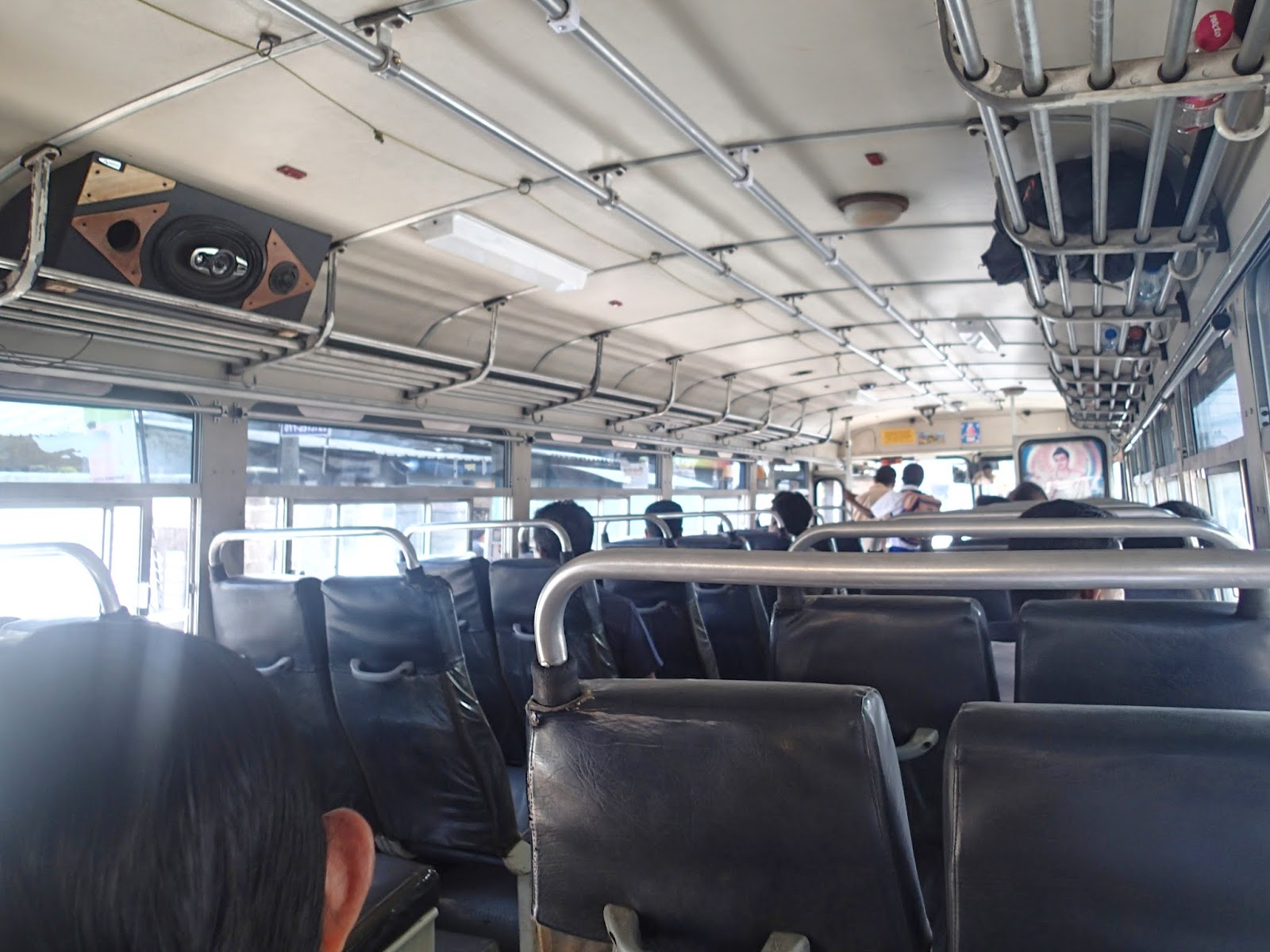 hibinobilog スリランカのバスにて思うこと