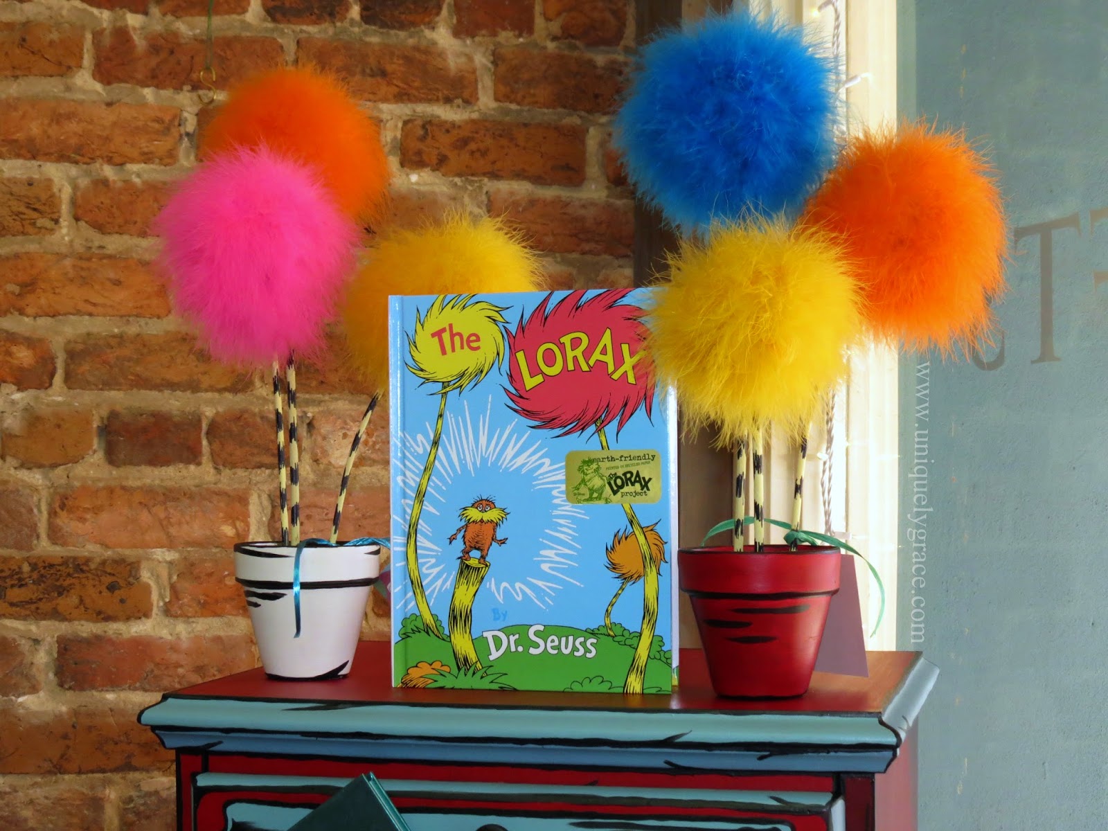 Peppermint Swirls Tree Picks & Sprays // How to DIY Dr Seuss