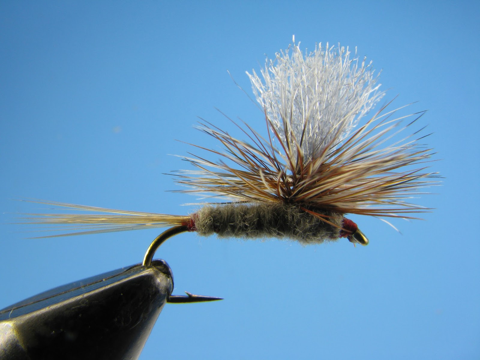 The Riffle The Joy of Fly Tying Parachute Mayfly