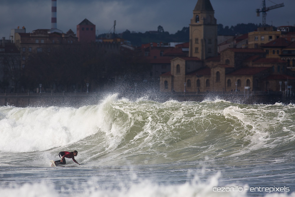 Carlos Caicoya Surf en Gijón