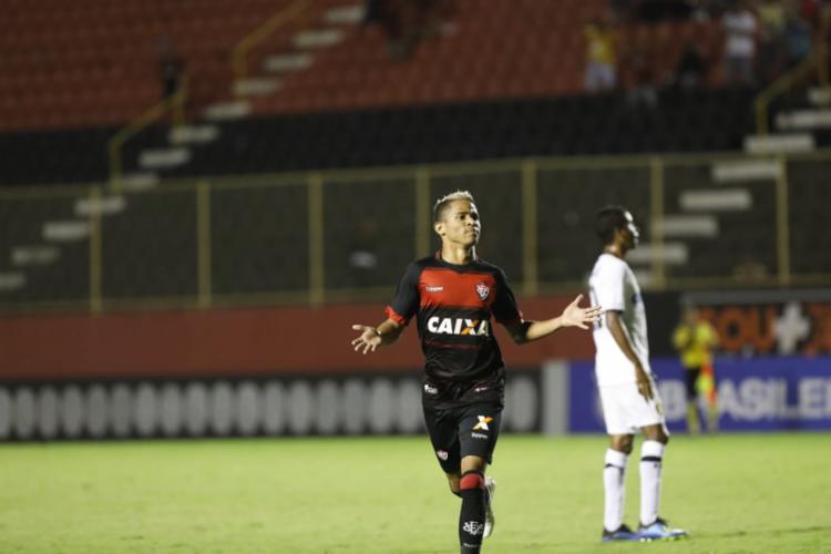 Vitória bate Sport, ganha a 3ª seguida em casa e se afasta do Z-4