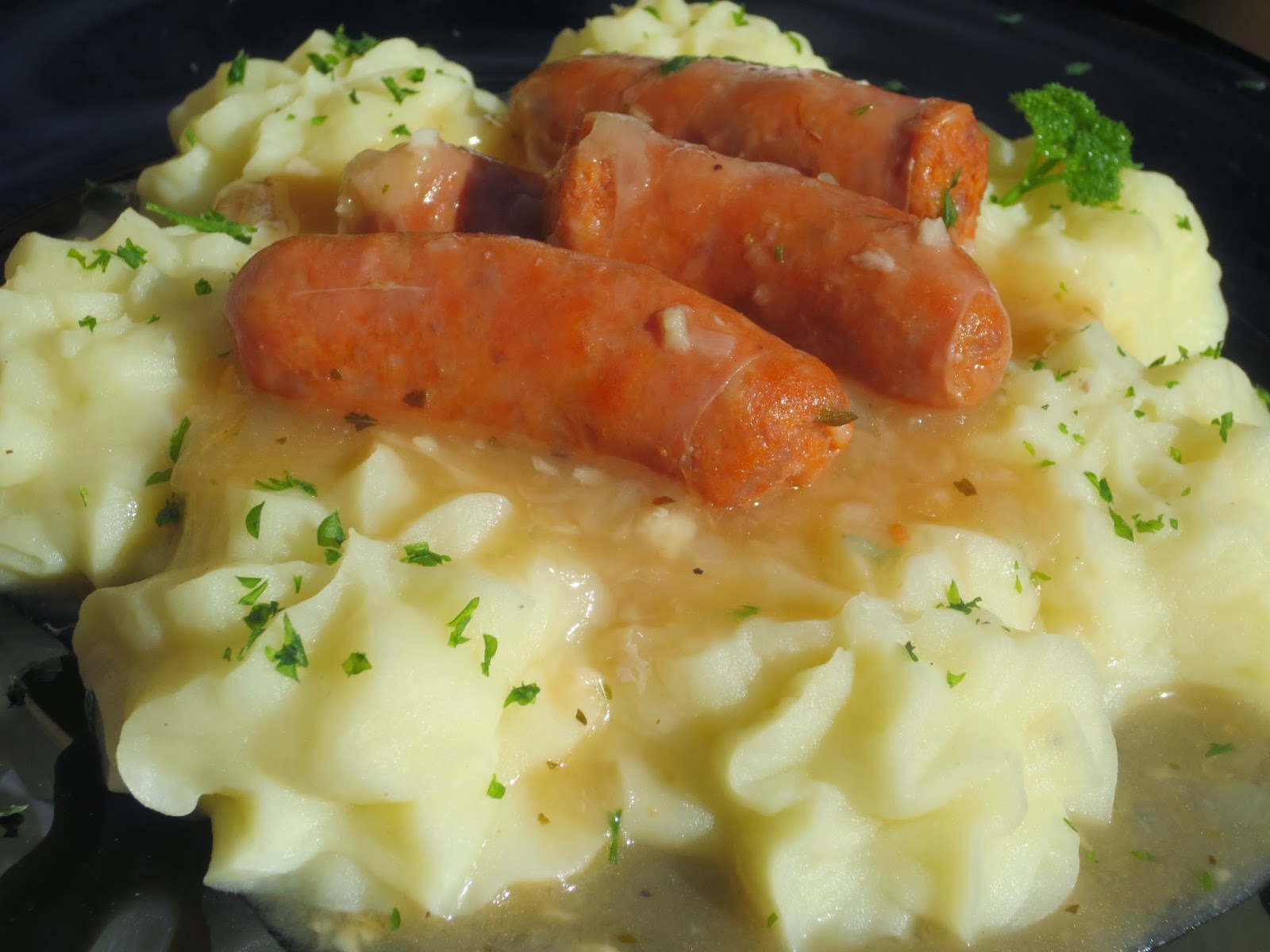 Salchichas con puré olla GM