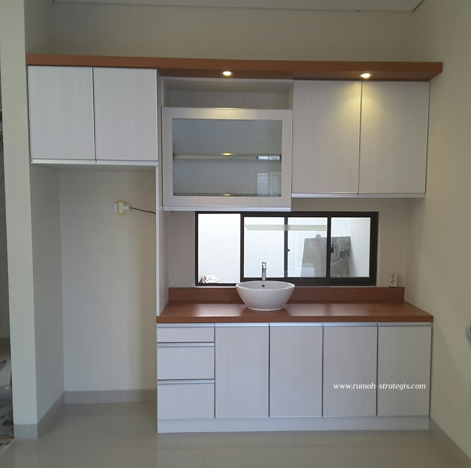 Kimura Gallery Modern Mini Pantry