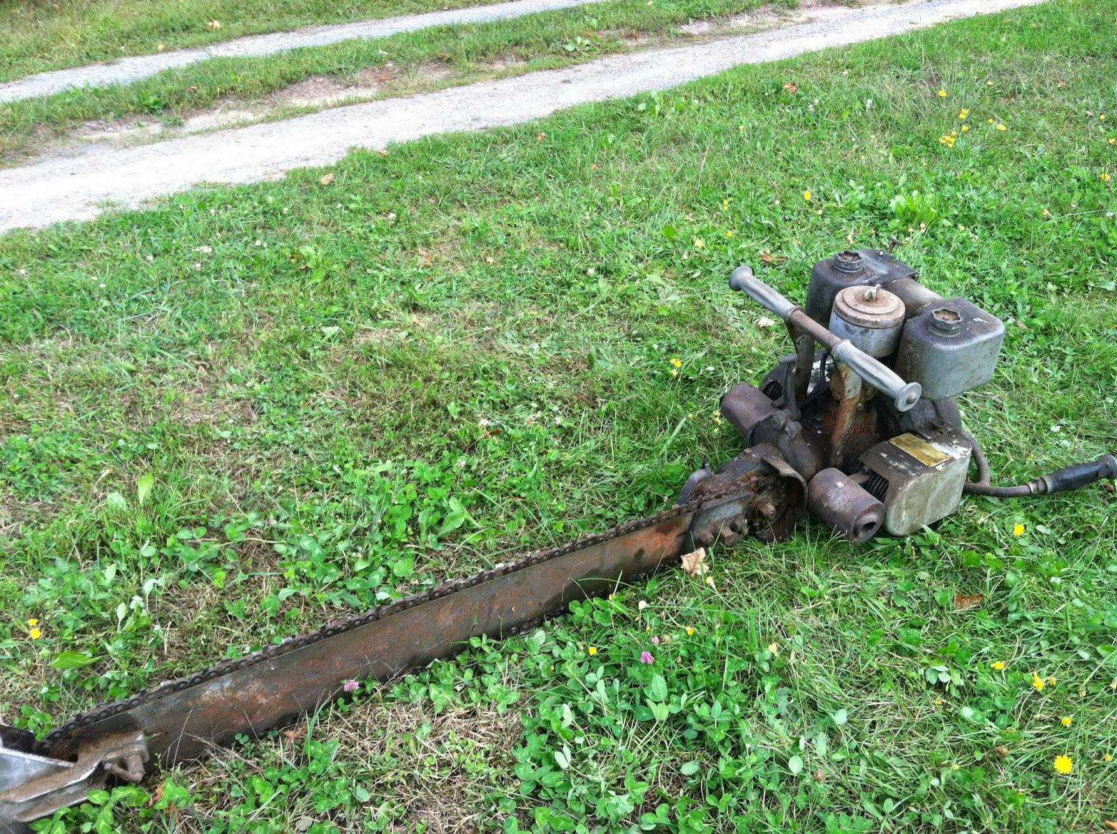 VINTAGE CHAINSAW COLLECTION TITAN ER.