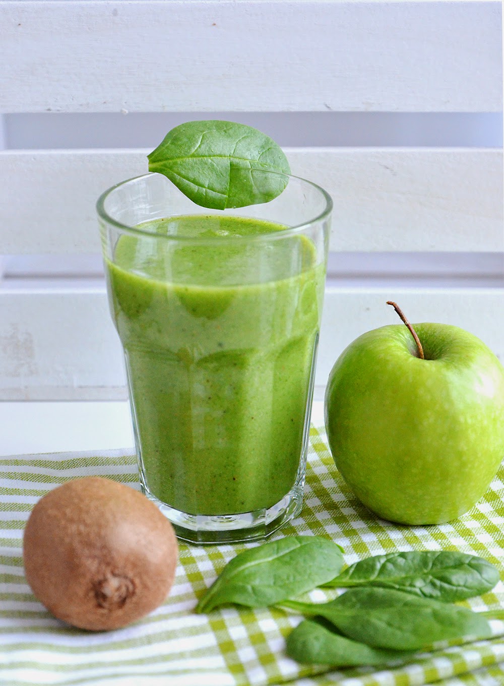 Sarahs Krisenherd: [Smoothie Woche] Green Smoothie mit Mango, Apfel ...