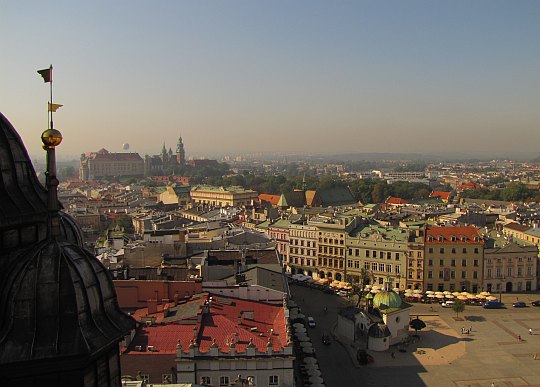 Widok z Wieży Mariackiej w stronę Wawelu.