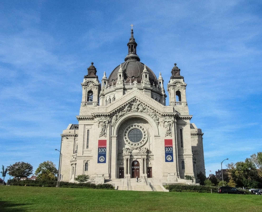 Souvenir Chronicles: MINNEAPOLIS AND ST, PAUL: A TALE OF TWO CITIES AND THE CATHEDRAL OF ST. PAUL