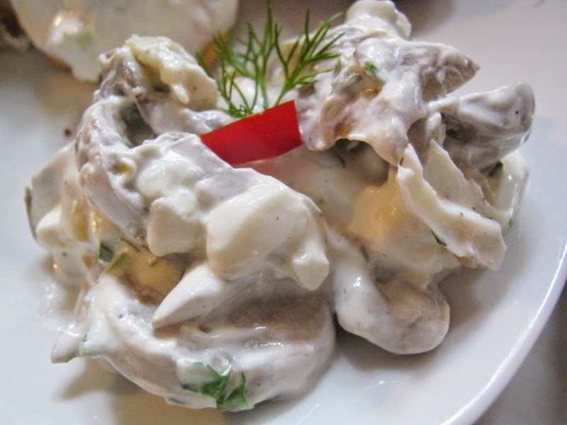Salata de ciuperci cu porumb
