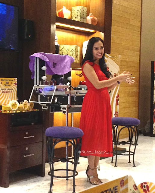 Anna-Sui-Protective-BB-Cream