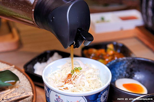 深夜裡的隱藏版極限燒肉丼，彰化的超人氣燒肉丼在逢甲也能吃得到！