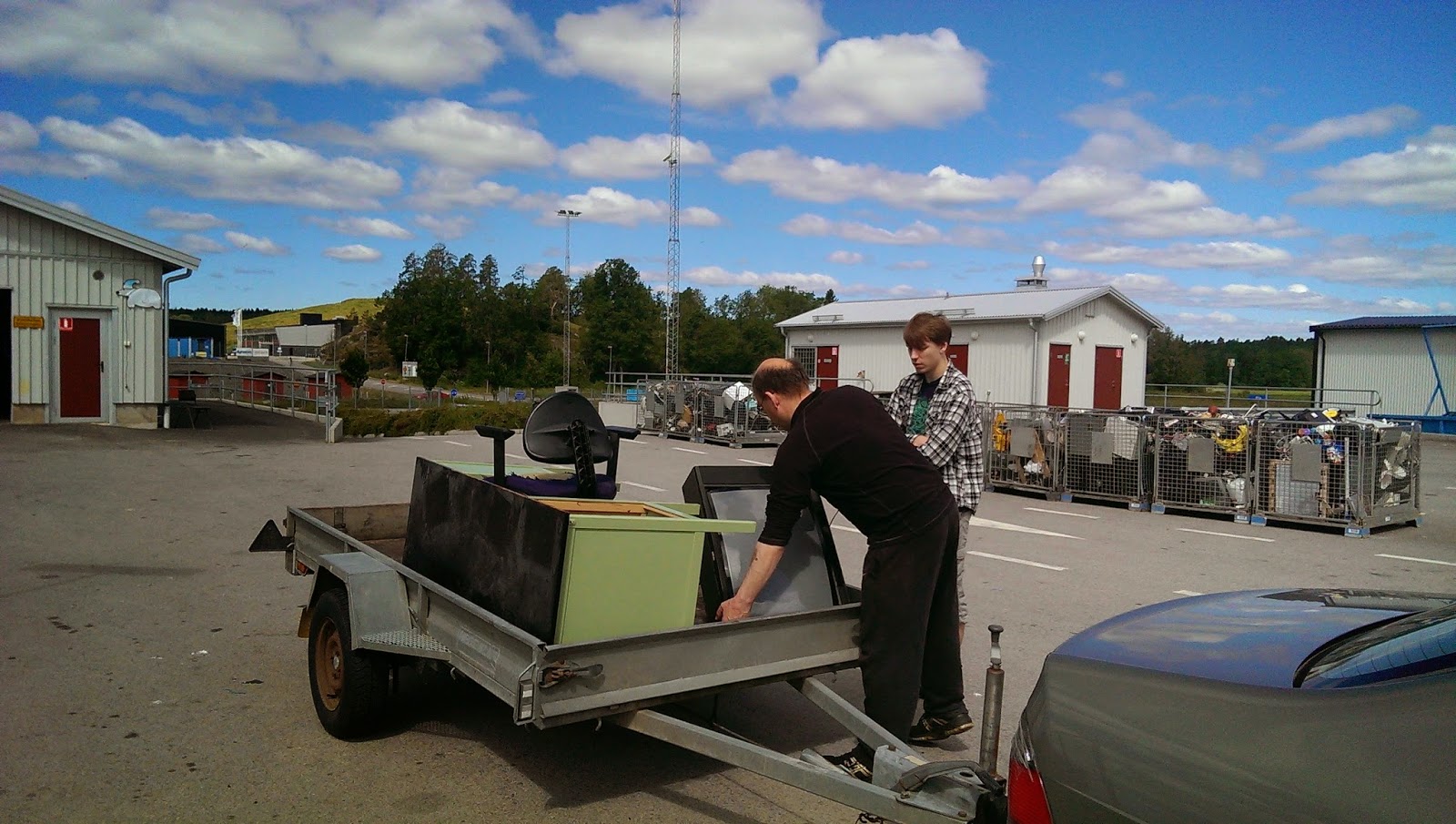 Ingas tankställe: Flyttlass, friluftsmöte och brandrök