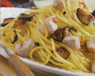 spaghetti al tonno e melanzane pasta al tonno e melanzane