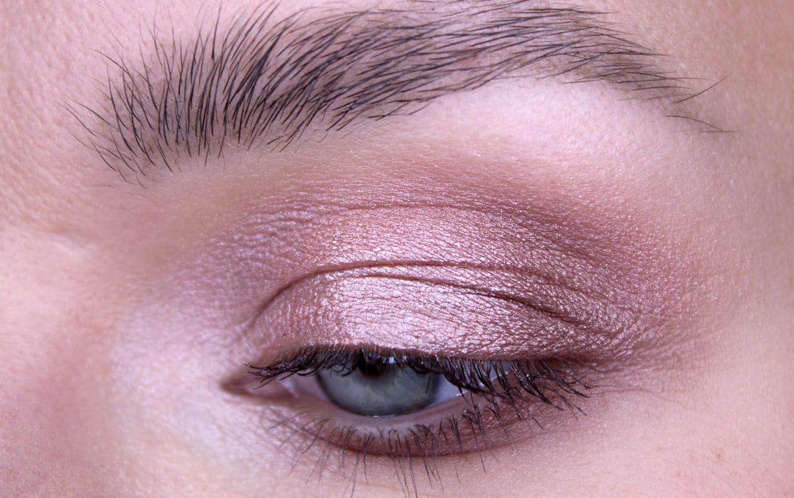 Luxvisage тени 110_dark chocolate. Luxvisage metal hype 12 мерцающий гранат. Макияж с жидкими тенями luxvisage. Макияж с тенями люкс визаж. Тени люкс визаж жидкие 110.