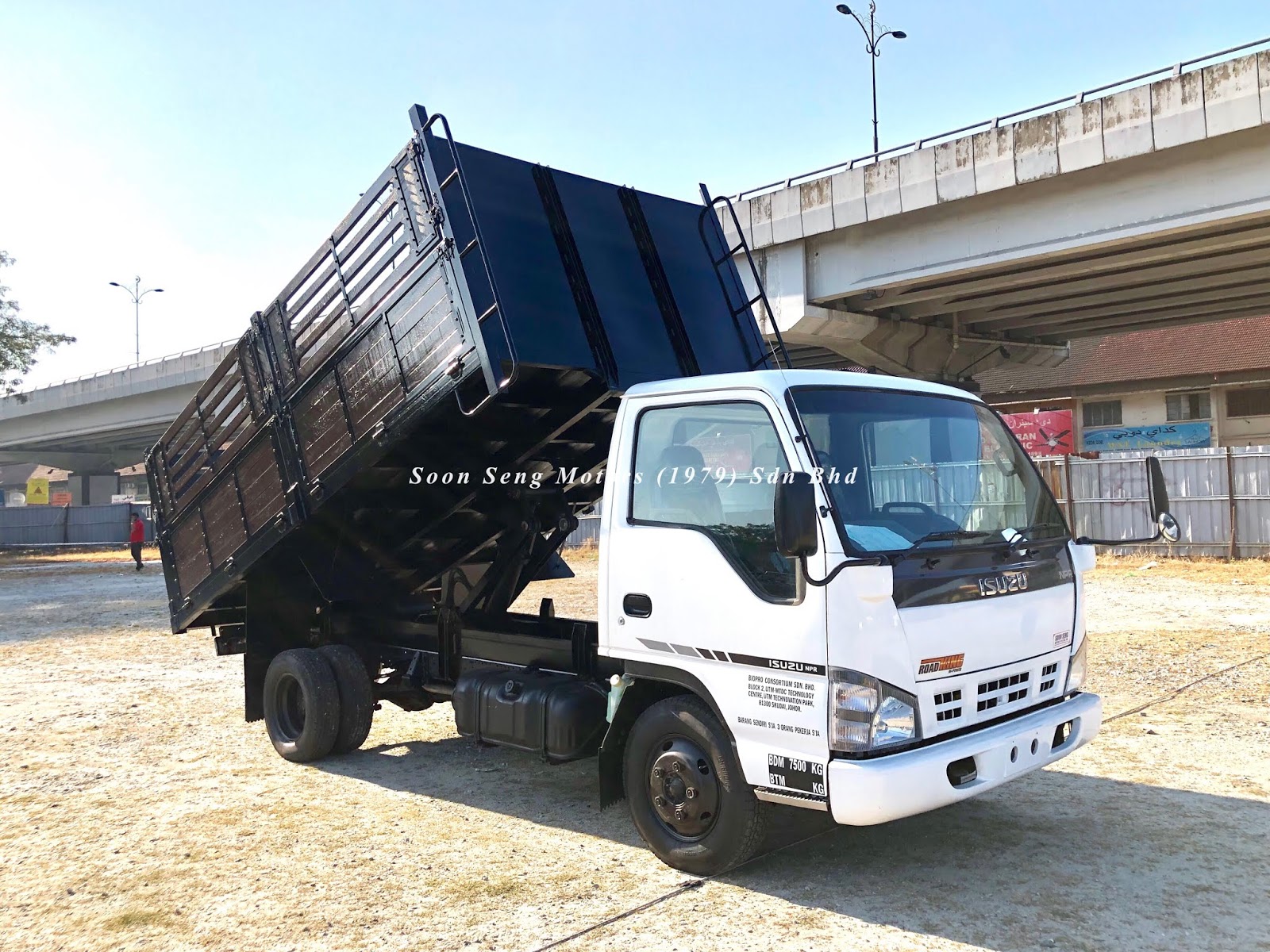 Isuzu Tipper
