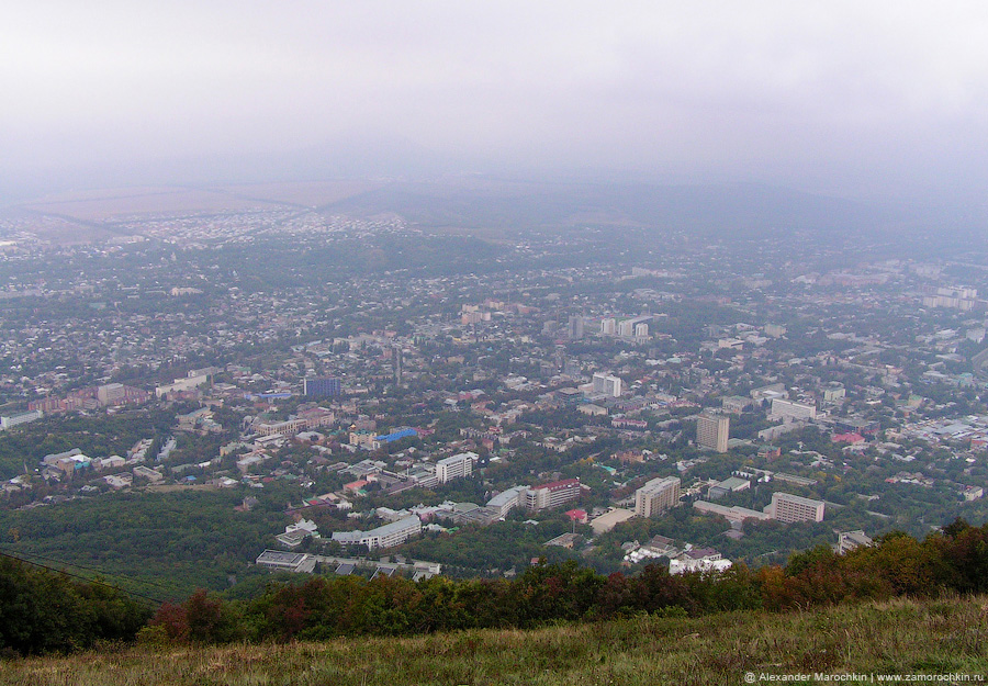 Вид на Пятигорск с вершины горы Машук
