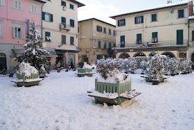 A wintry scene in Piazza Garibaldi, the central square in Santa Croce sull'Arno