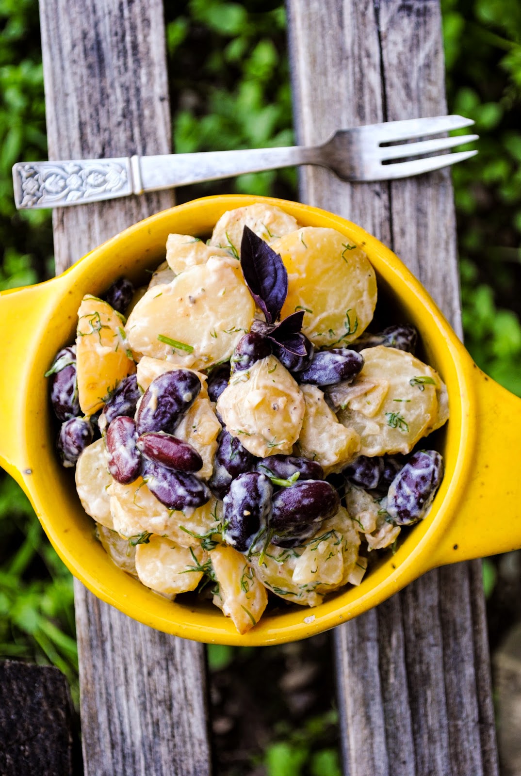 Creamy garlicky potatoes with kidney beans VeganSandra