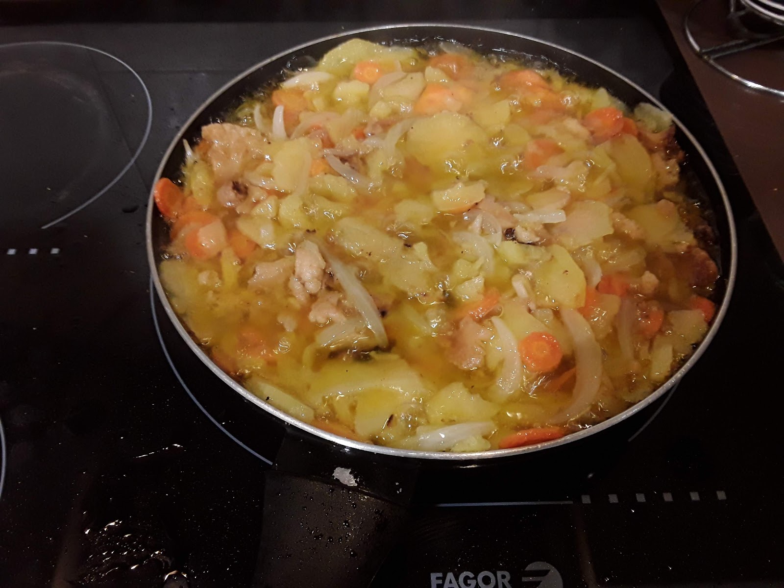 TORTILLA DE PATATAS, CEBOLLA, ZANAHORIA Y COLIFLOR COCINASERGI