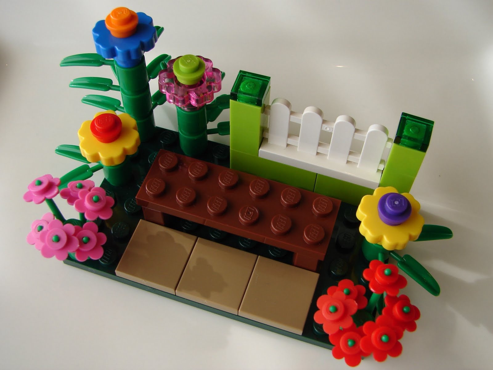 BRICK TRICK FLOWER GARDEN & BENCH KIT • BUILDING INSTRUCTIONS