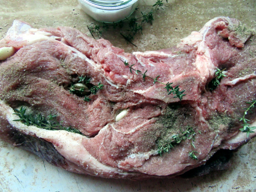 Pot - roast veal shoulder by Laka kuharica: put garlic slices into the slits