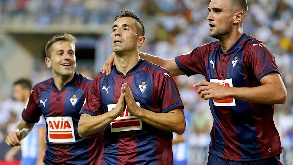 El Málaga cae contra el Eibar con un gol de Charles (0-1)