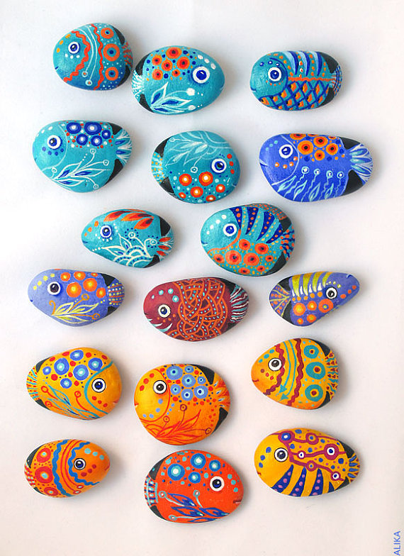 Mayo hacer los deberes teléfono Piedras pintadas a mano / Handpainted stones - The Crafty Room