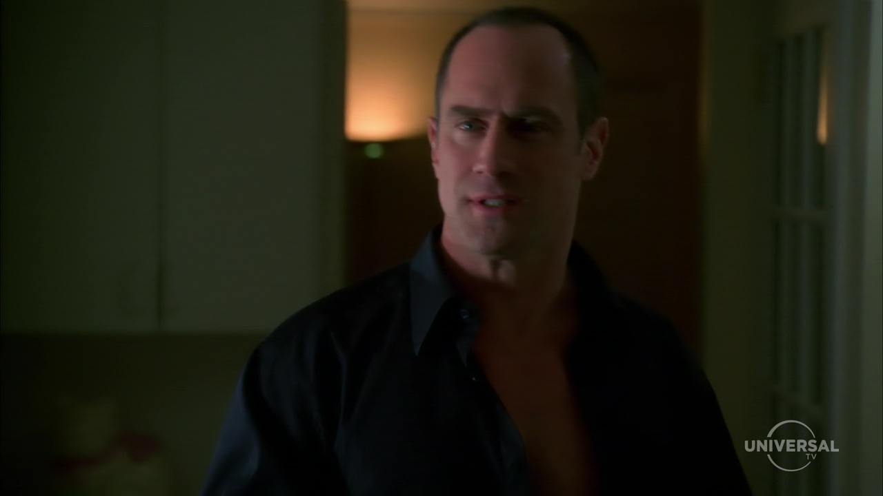 ausCAPS Chris Meloni shirtless in Law & Order SVU 820 "Annihilated"