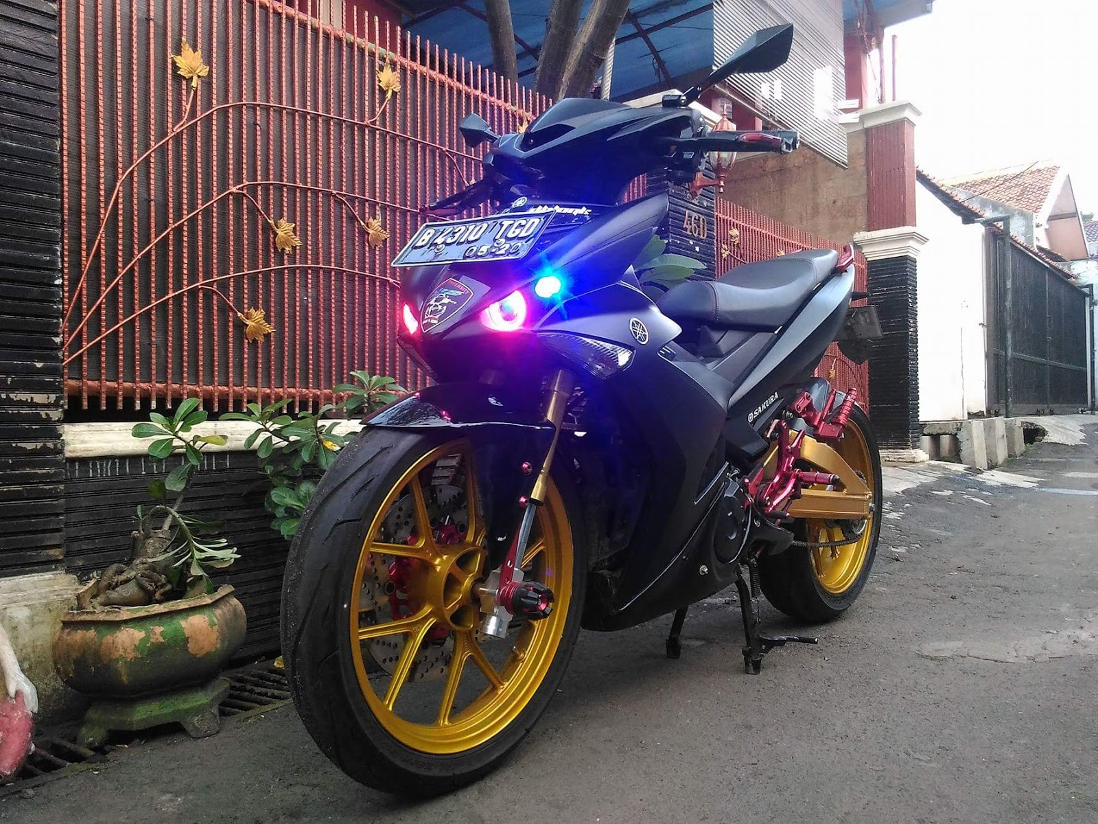 Modifikasi MX King Custom Headlamp Ala Matic Otoferycom Modifikasi MX King Custom Headlamp Ala Matic Otoferycom