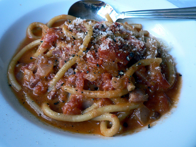 Popular dishes of Rome, Bucatini all'Amatriciana