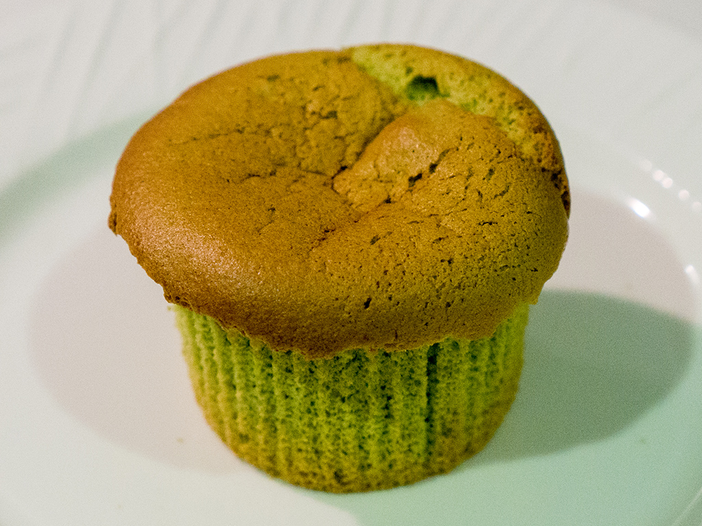 Purple bowl Green tea Hokkaido sponge cupcakes recipe