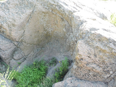 выемки в гранитных скалах Южного Буга в районе Мигеи