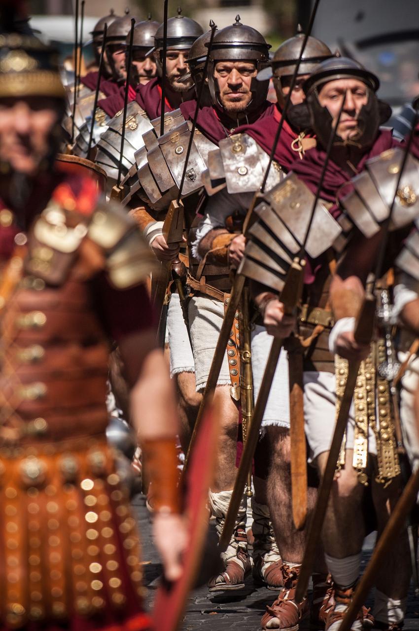 фестиваль в риме. жители рима. римляне это итальянцы. день основания рима. римляне это итальянцы.