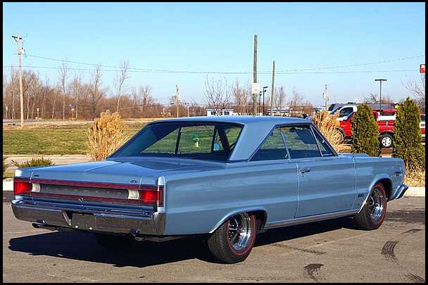 Muscle Cars L 233 Gendaires 1967 Plymouth Belvedere Gtx