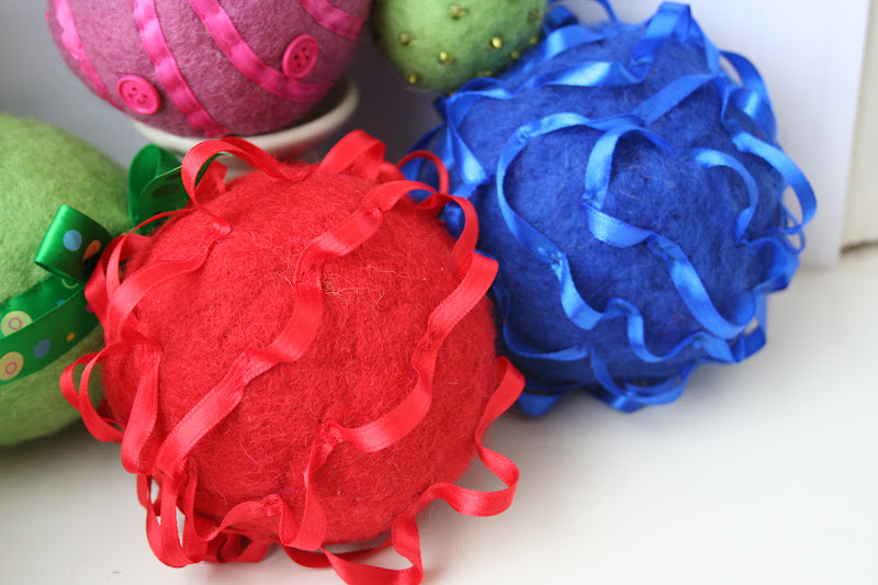 Silkiness Textured Felt Balls for Babies and Toddlers
