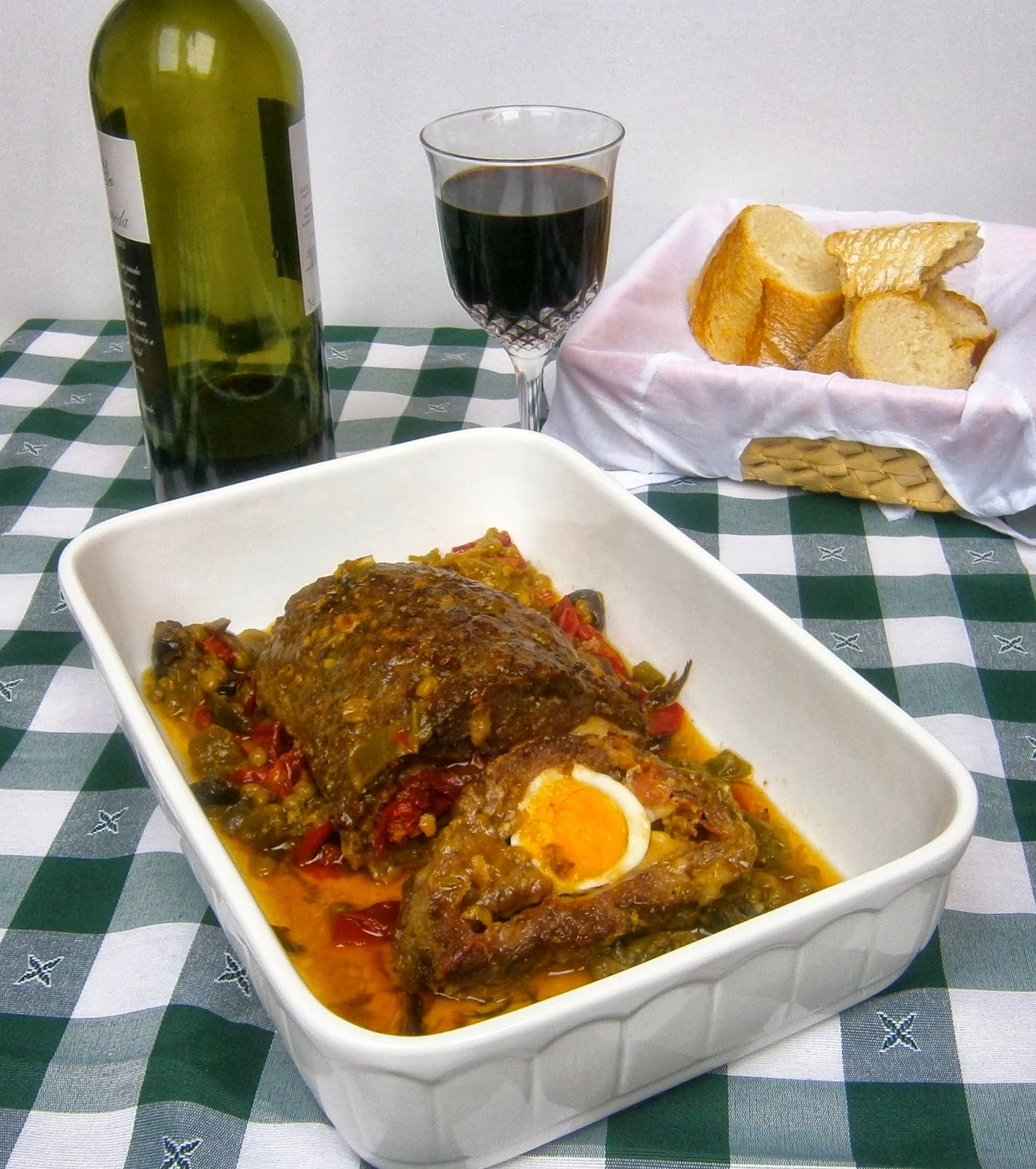 Rollo de carne picada relleno. (Rollo al Horno) Rollo de carne picada relleno. (Rollo al Horno)