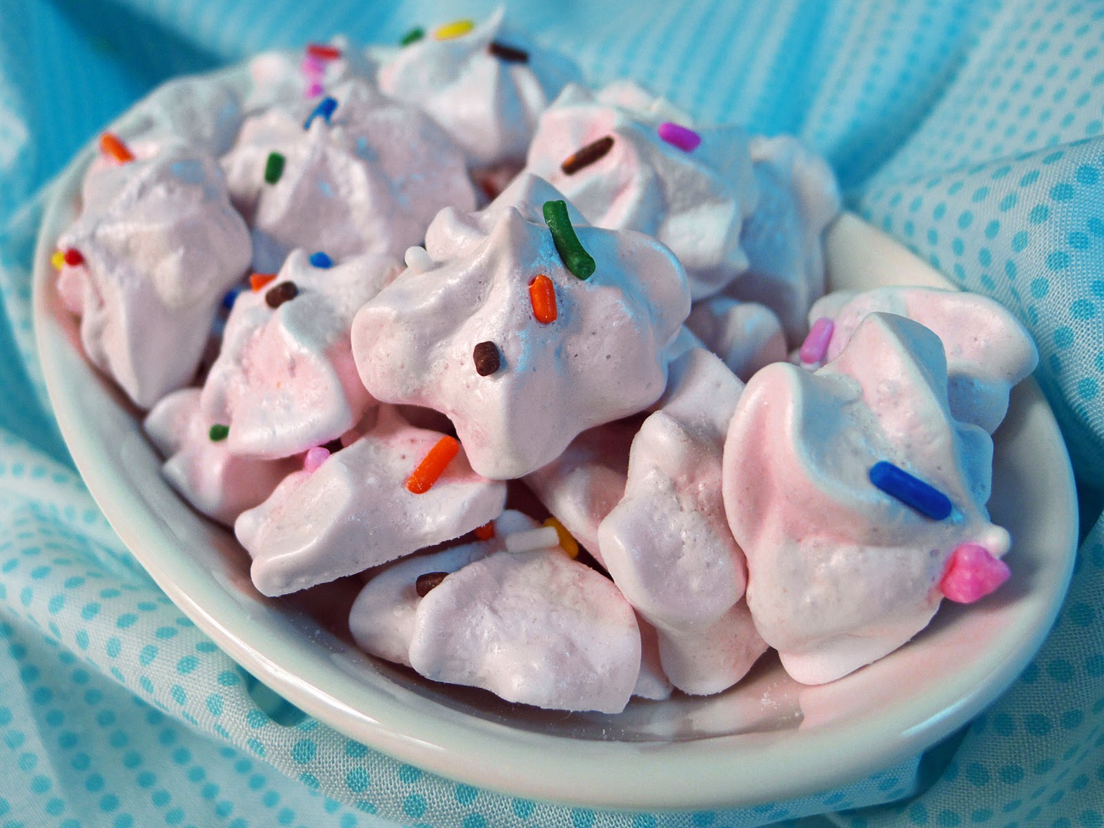 Cooking Weekends Peppermint Meringues