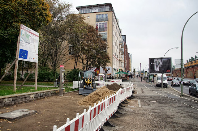 Baustelle Ostkreuz Friedrichshain, Warschauer Straße / Mühlenstraße, Neugestaltung "Grünes Tor", 10243 Berlin, 12.10.2013