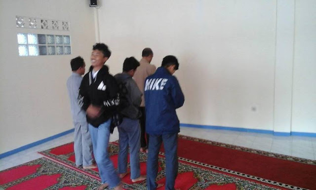 Remaja Alay Kembali Berulah, Lecehkan Shalat Katanya Buat Bercandaan Remaja Alay Kembali Berulah, Lecehkan Shalat Katanya Buat Bercandaan