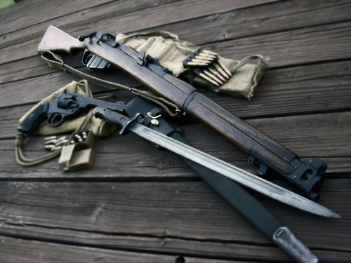 Forum Image: http://3.bp.blogspot.com/-KAsc3paATAw/T-f5WdeurPI/AAAAAAAADt4/qC_gv1ZMZBQ/s1600/Lee-Enfield%20SMLE.jpg