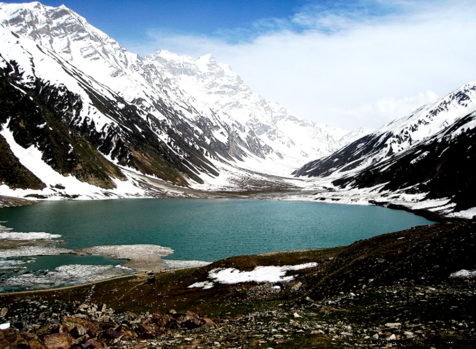 Saif Ul Muluk Lake In Winters  World for Travel