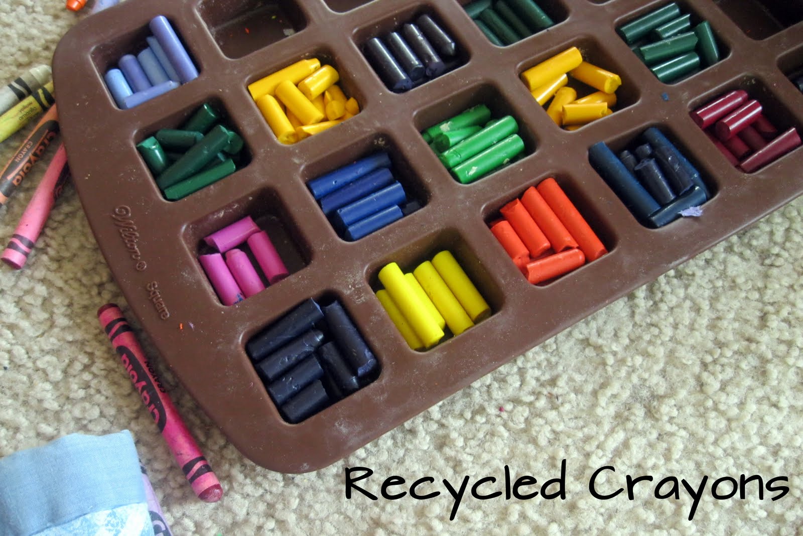 The Big White Farmhouse {kids crafts} Recycled Crayons