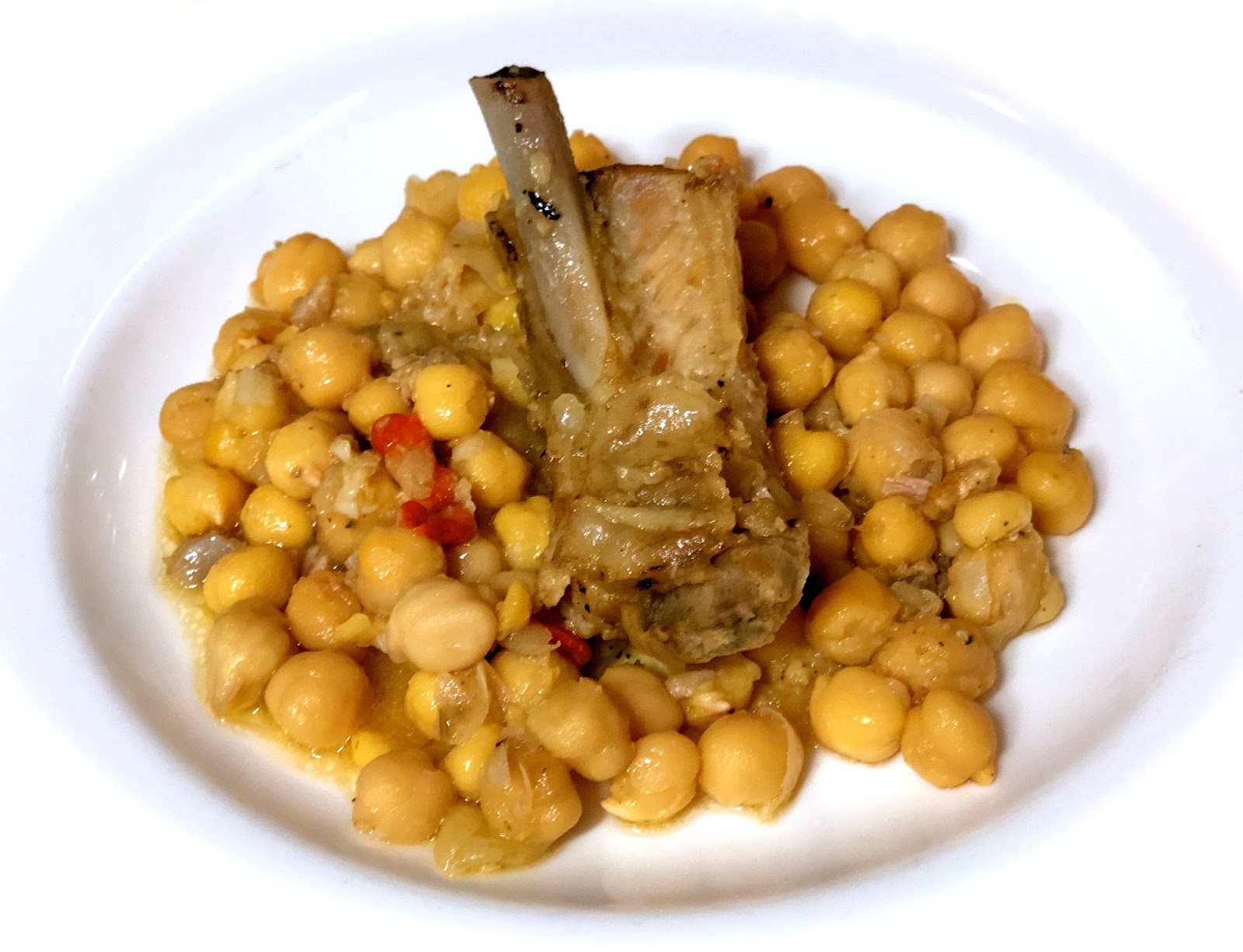 NO SOLO LAS MONJITAS COCINAN COSAS RICAS: Garbanzos con costilla de