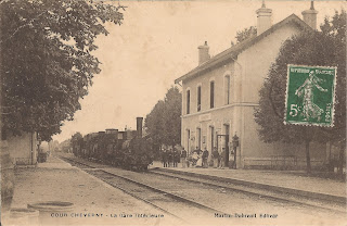 Aux abords de la gare - Cour-Cheverny