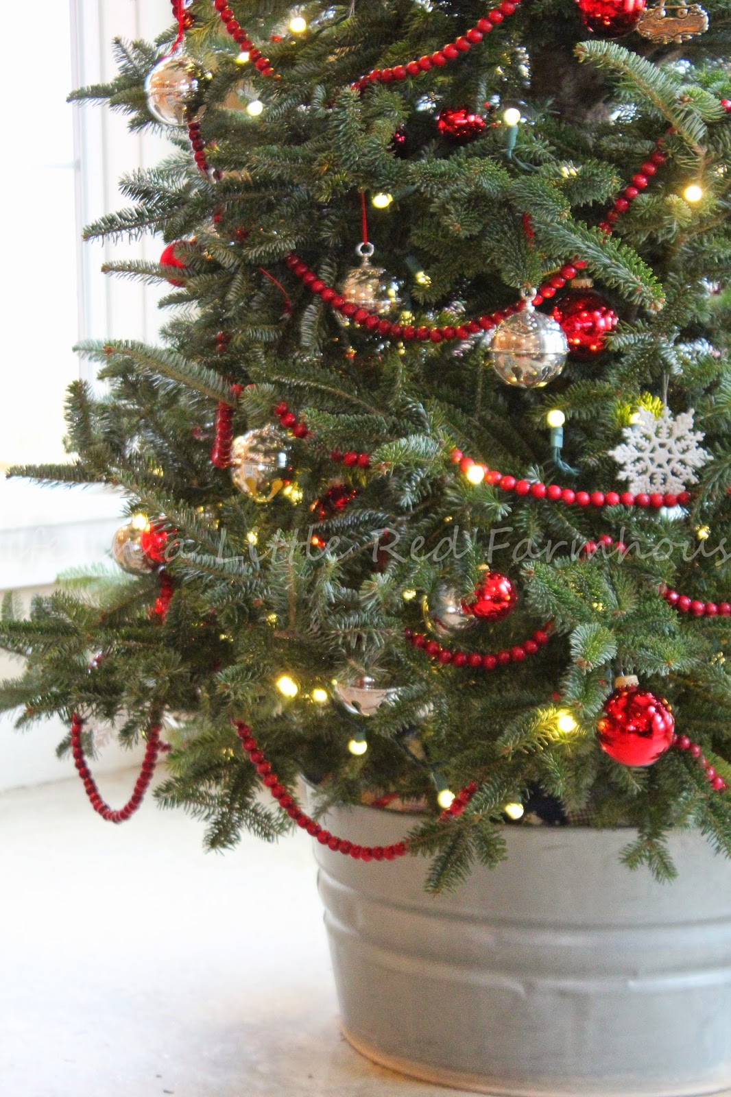 Decorating the Farmhouse for Christmas Decorating the Farmhouse for Christmas