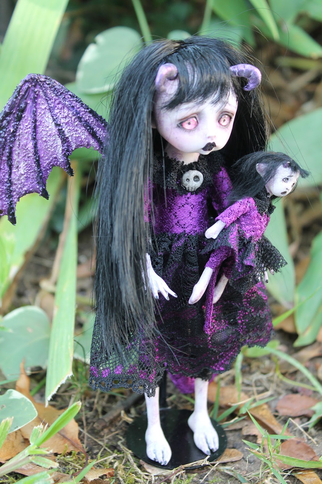 Anne Marie Gibbons Lil' Poes OOAK goth dolls and monsters.: August 2012