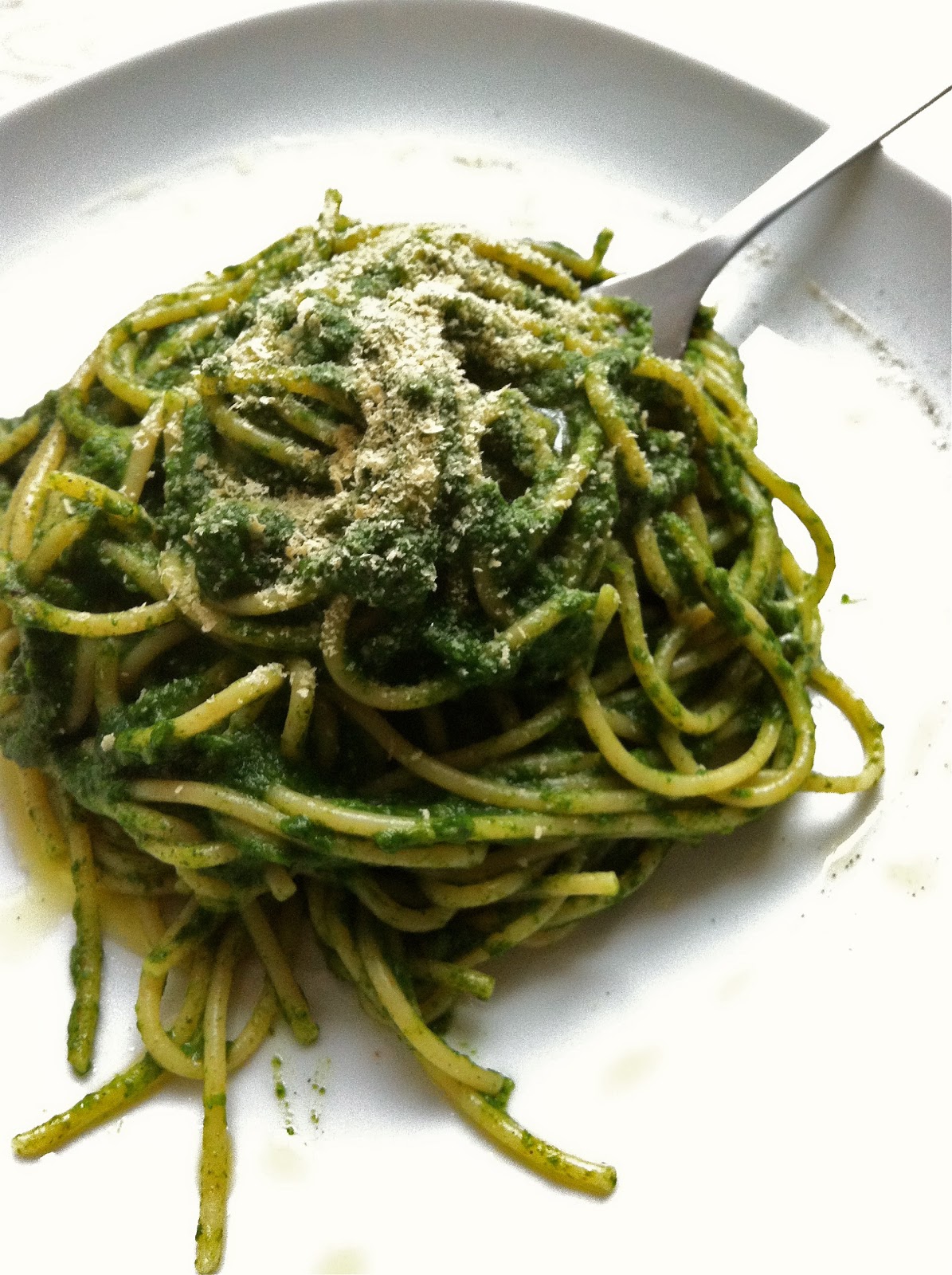 EASY 'CHEESY' SPINACH SPAGHETTI