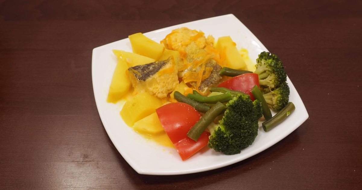 рыба с овощами. рыба тушеная с овощами. рыба с овощами в мультиварке. рыба с овощами в мультиварке. рыба с овощами в мультиварке.