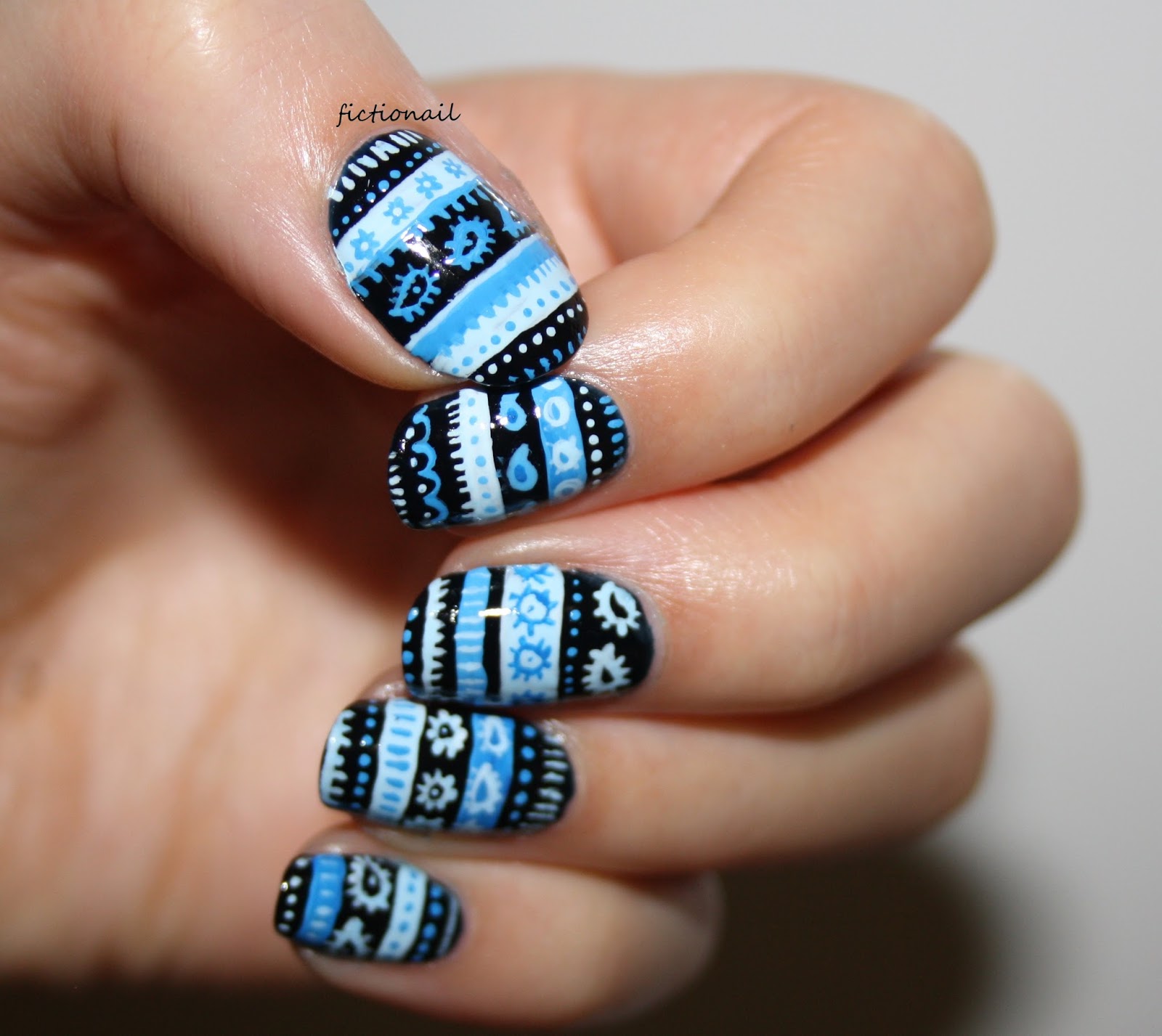 Blue Paisley Pattern Nails
